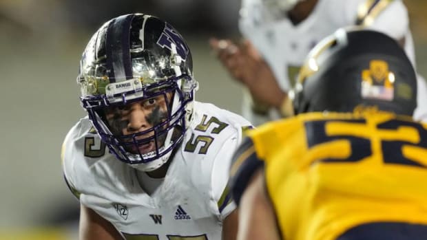 Washington offensive lineman Troy Fautanu